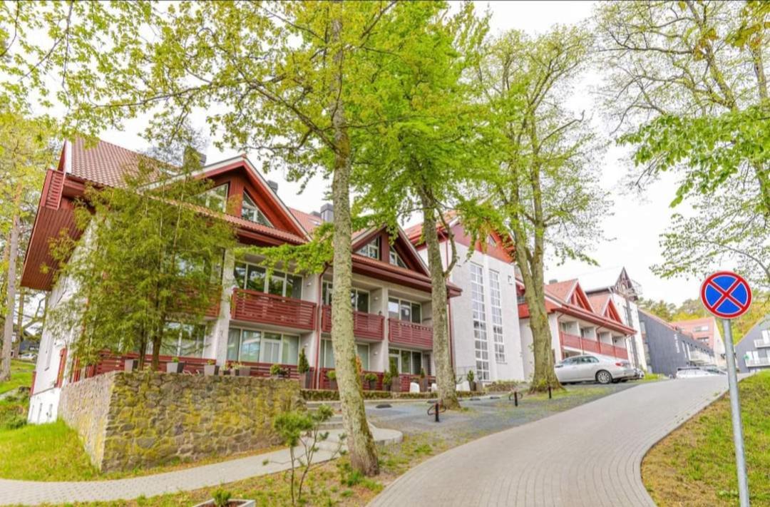 Liuto Apartamentai Juodkrante Exterior photo